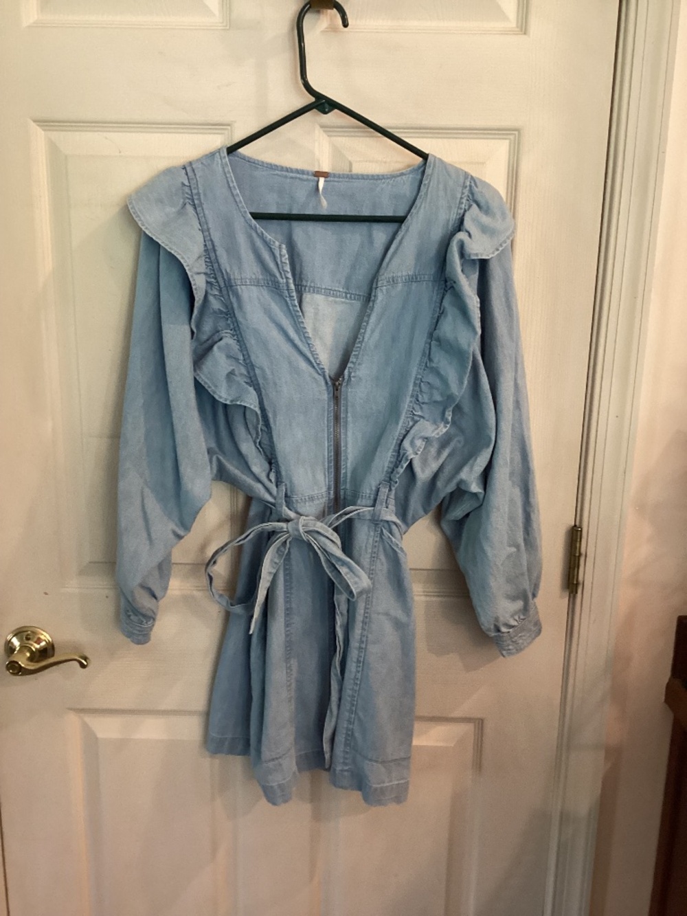 NWOT FREE PEOPLE DENIM MINI DRESS. SMALL